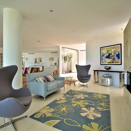 וילה Modern With Vast Terracing